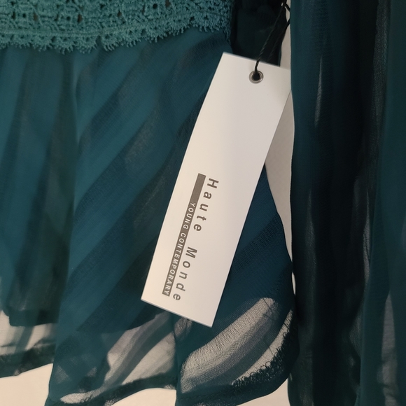 🆕️ Esmerald Green Long Sleeve Blouse - Picture 7 of 8